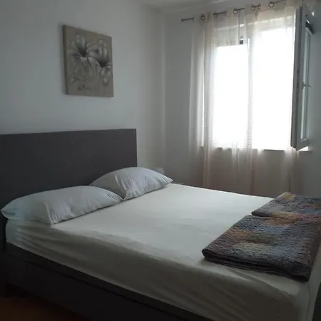 Apartman Golic *