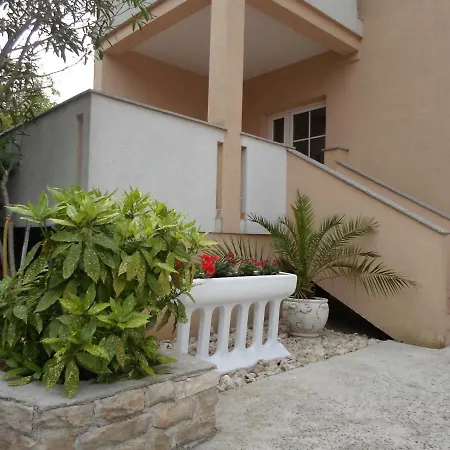 Golic Apartman *