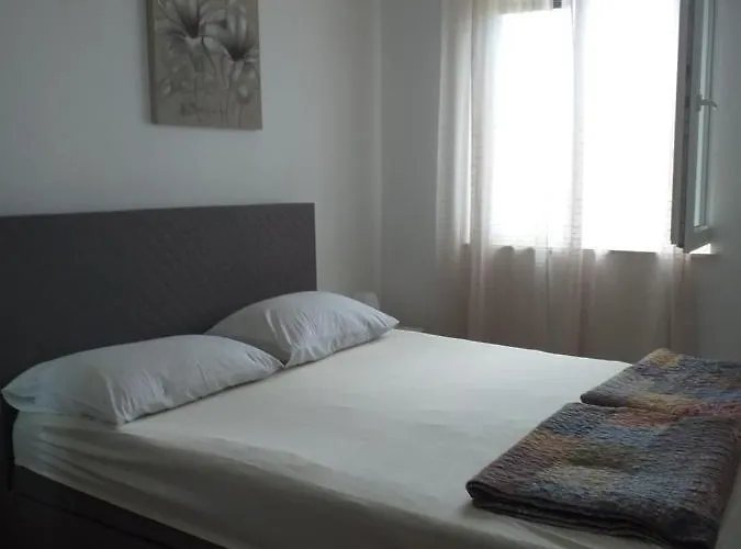 Apartament Golic *