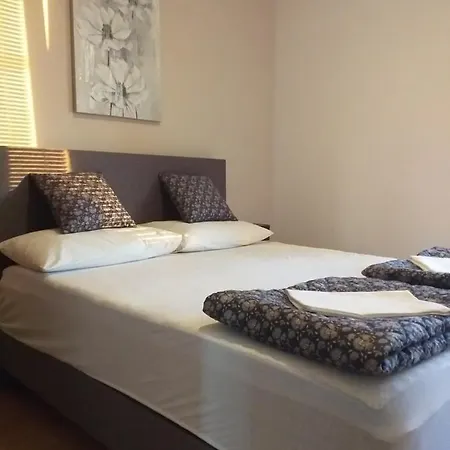 Golic アパート ビオグラード・ナ・モル